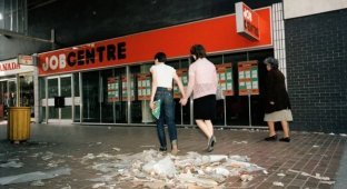 Как жил Ливерпуль в начале 80-х: откровенные фото скандального фотожурналиста Мартина Парра (30 фото)
