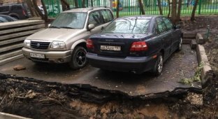 В Москве коммунальщики сделали противоугонную систему для водителей, но те ей не рады (2 фото)