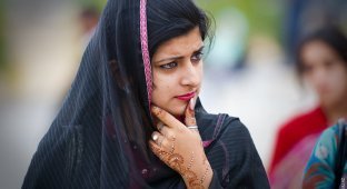 Пакистанку изнасиловали по решению деревенского совета (2 фото)