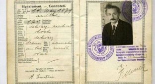 Паспорта известных личностей (19 фото)