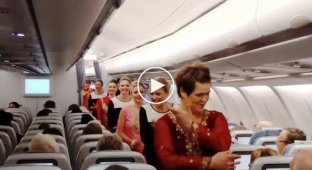 Экипаж Finnair празднует день республики Индии
