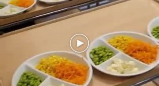 The cook showed what they feed children in a kindergarten in Sweden