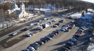 A minibus crashed into a crowd of pedestrians in St. Petersburg