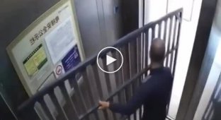 A Chinese man accidentally walled himself up in a grated elevator