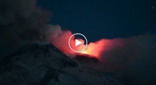 Начал извергаться крупнейший вулкан в Европе. Остров Сицилия, Италия