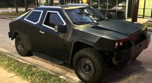 The eccentric USSV Hamba looks like an armored car and was created specifically for “racing” (8 photos)