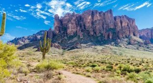 Superstition Mountains: what are they (4 photos)