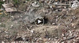 Бійці 503-го ОБМП скиданнями з дронів знищують окупантів у Кринках