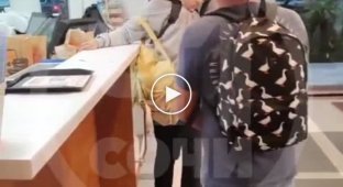 Хочу бургер!: наркоман совершил нападение на ресторан быстрого питания в Сочи