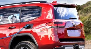 Самый выносливый внедорожник Toyota может вскоре получить разъём для зарядки (3 фото)