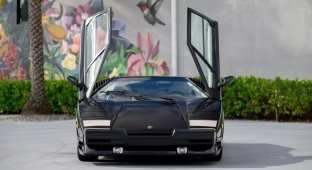 «Капсула часу» за мільйон доларів: Lamborghini Countach 1990 року проїхав лише 250 кілометрів з моменту випуску (40 фото)