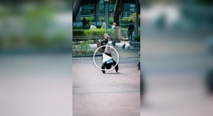 Truants are on fire: schoolchildren danced in the park