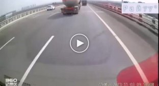 The tank truck driver miraculously managed to avoid the overturned truck.