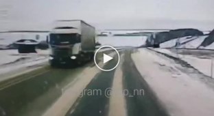 Водитель «Валдая» погиб в ДТП в Нижегородской области