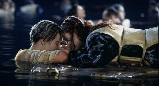 James Cameron answered whether DiCaprio's hero could have been saved in the legendary film "Titanic" (3 photos)