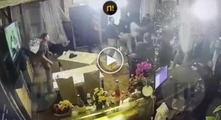 В Башкирии посетители кафе устроили массовую драку