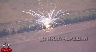 Ракета HIMARS прямым попаданием уничтожает ЗРК Бук вблизи оккупированного Токмака