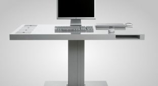 Неплохой прототип компьютерного стола