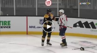 Александр Овечкин научил форварда Бостона Трента Фредерика хорошим манерам