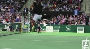 Удивительные мастерские трюки в теннисе