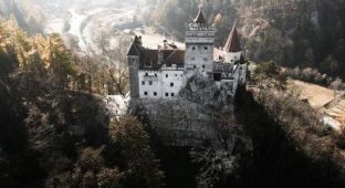«Замок Дракулы» за 80 миллионов долларов (28 фото)