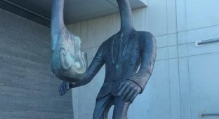 Sculptures and statues that raise a lot of questions (17 photos)