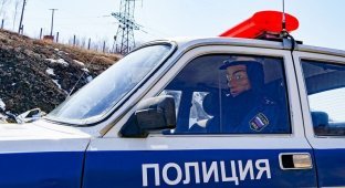 В Хабаровском крае за превышением скорости теперь следят манекены в маске "Анонимуса" (10 фото)