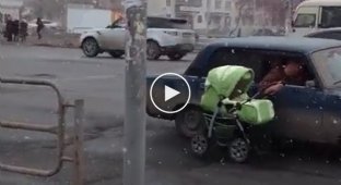 Перевозка детской коляски в Челябинске