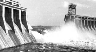 Dam destruction: explosion of the Dnieper Hydroelectric Power Station, August 18, 1941