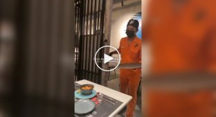 An unusual prison restaurant in Kuwait