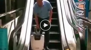 When a suitcase turns into a convenient electric transport