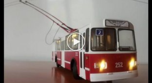 Radio-controlled trolleybus in model 1 to 43