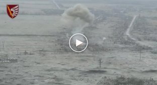 Ukrainian paratroopers repel a Russian attack in the Maryinsky direction