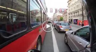 Водитель автобуса предотвратил наезд на пешехода
