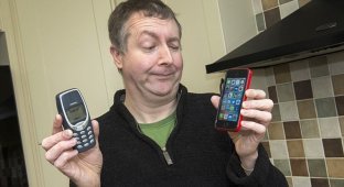 Самый живучий мобильник в Британии: бывший военный уже 17 лет использует телефон Nokia (6 фото)