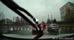 In Kharkov, strong wind blew away the roof of a house