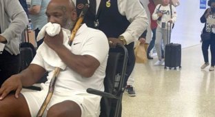 Майк Тайсон передвигается на инвалидном кресле (3 фото)