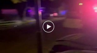 Поліцейські влаштували мляву погоню за викрадачом на навантажувачі: відео