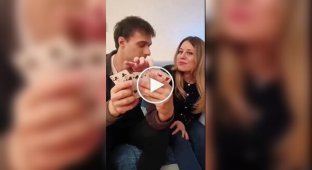 Иллюзионист раскрыл секрет карточного трюка прямо во время его исполнения