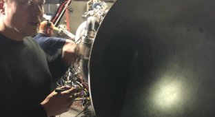 SpaceX испытал работу двигателя Raptor, который будет использоваться для полетов на Марс (4 фото)