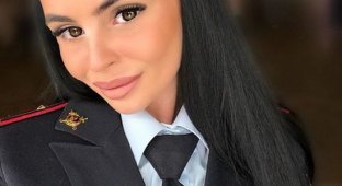 Виктория Якунина - "сотрудница полиции", которая любит блатняк (16 фото)