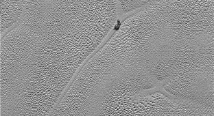 Аппарат New Horizons передал на Землю самые детальные снимки "сердца" Плутона (2 фото)