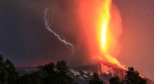 В Чили начал извергаться вулкан Вильяррика (15 фото)