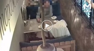 Страсть накрыла. В Комсомольске-на-Амуре парочка устроила оральные ласки прямо за столиком кафе