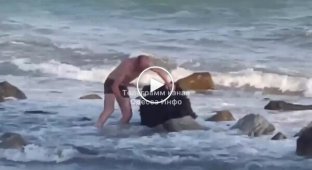 Чоловік в Одесі спробував вкрасти міну, викинуту на берег, але не зміг її підняти