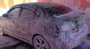 Помыл машину в мороз (2 фото)