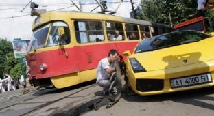 Девушка на Lamborghini парализовала движение в Киеве (8 фото + видео)