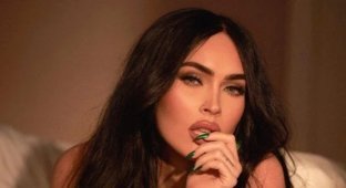 Меган Фокс впервые появилась на публике после рождения четвертого ребенка (4 фото + видео)