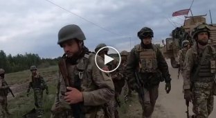Украинские военные тренируются на тяжелых машинах Wolfhound, поставленных Великобританией