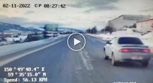 In Magadan, the driver knocked down a pedestrian, and then tried to escape from the traffic police